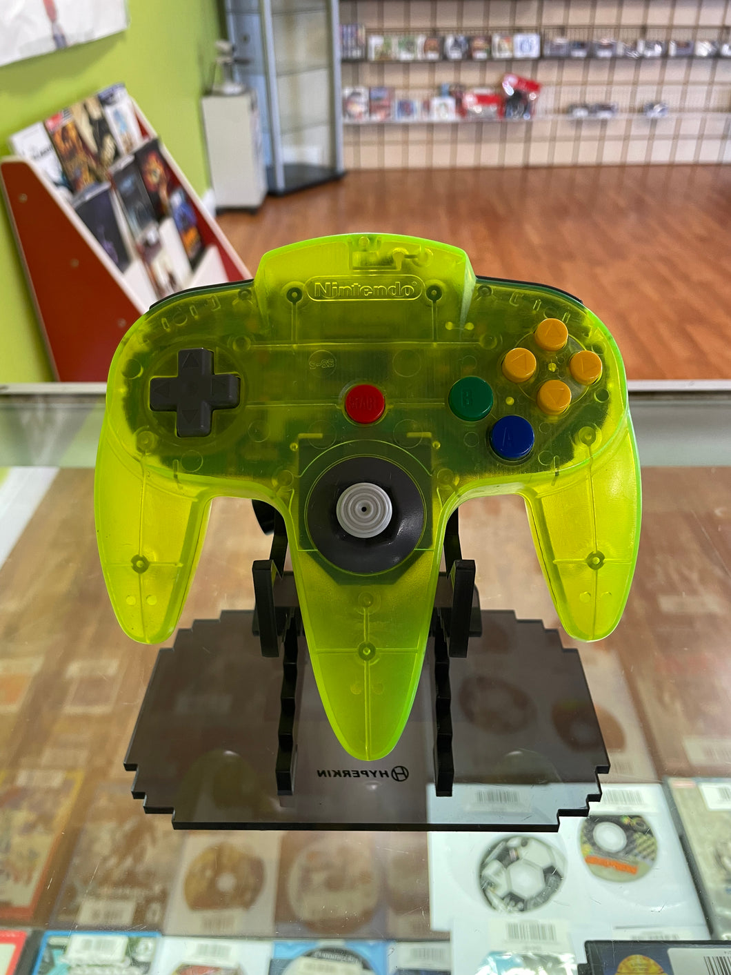 N64 Extreme Green Neon Translucent Controller NUS-005 Toys“R”Us Exclusive